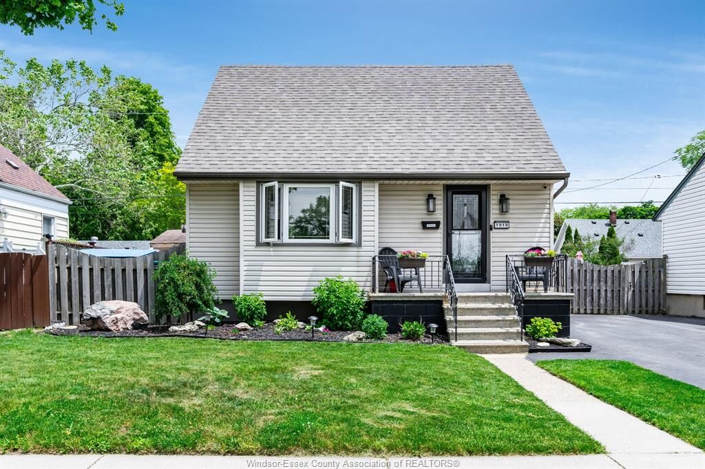 Property Photo:  1910 Labadie Road  ON N8W 4J9 