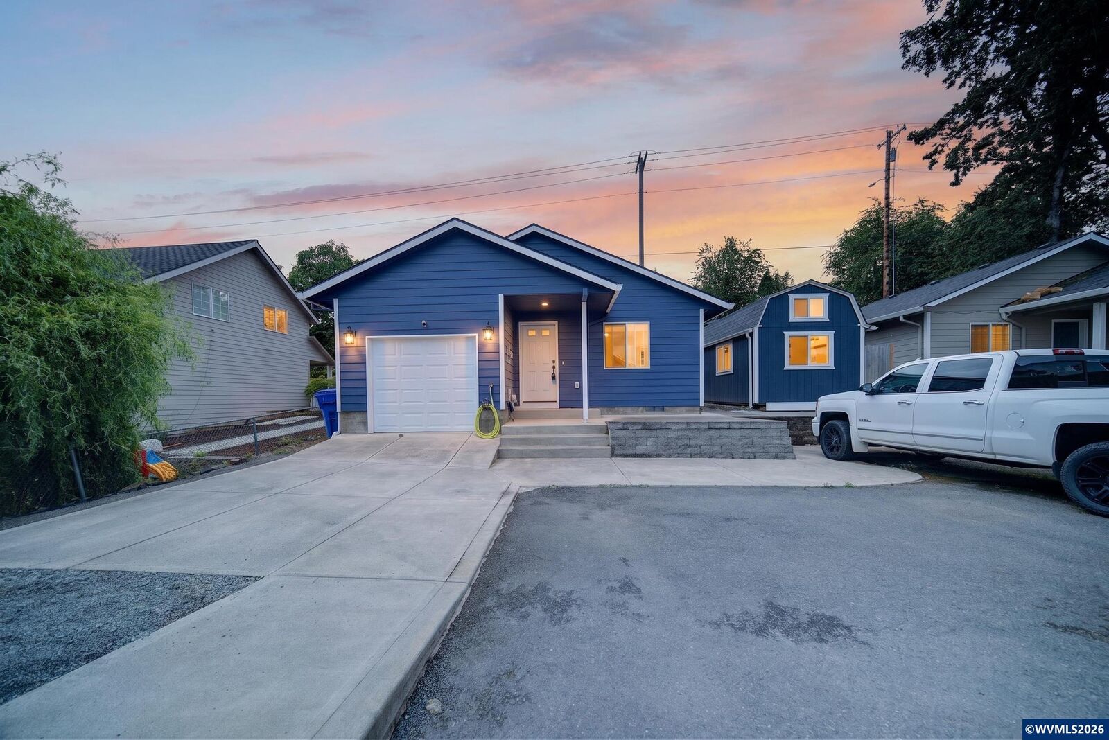 Property Photo:  928 Trust Ln SE  OR 97306 