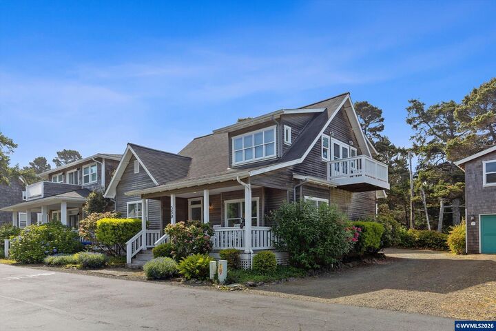 Property Photo:  350 Bella Beach Dr  OR 97341 