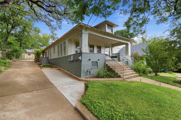 Property Photo: 608 Harthan Street TX 78703