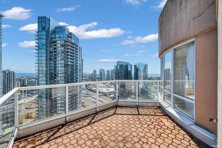 Property Photo: 6220 McKay Avenue 2804 BC V5H 4M8