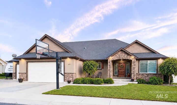 Property Photo:  1057 Oakwood Ave.  ID 83318 