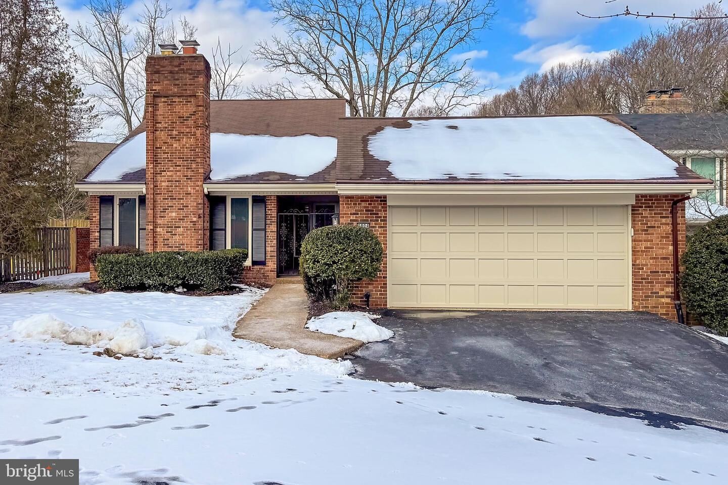 Property Photo:  2804 Oakton Manor Court  VA 22124 