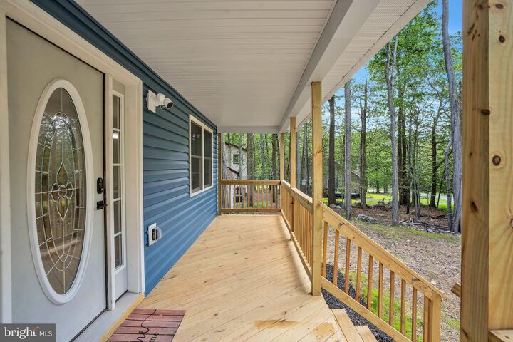 Property Photo: 8595 Periwinkle Drive PA 18466