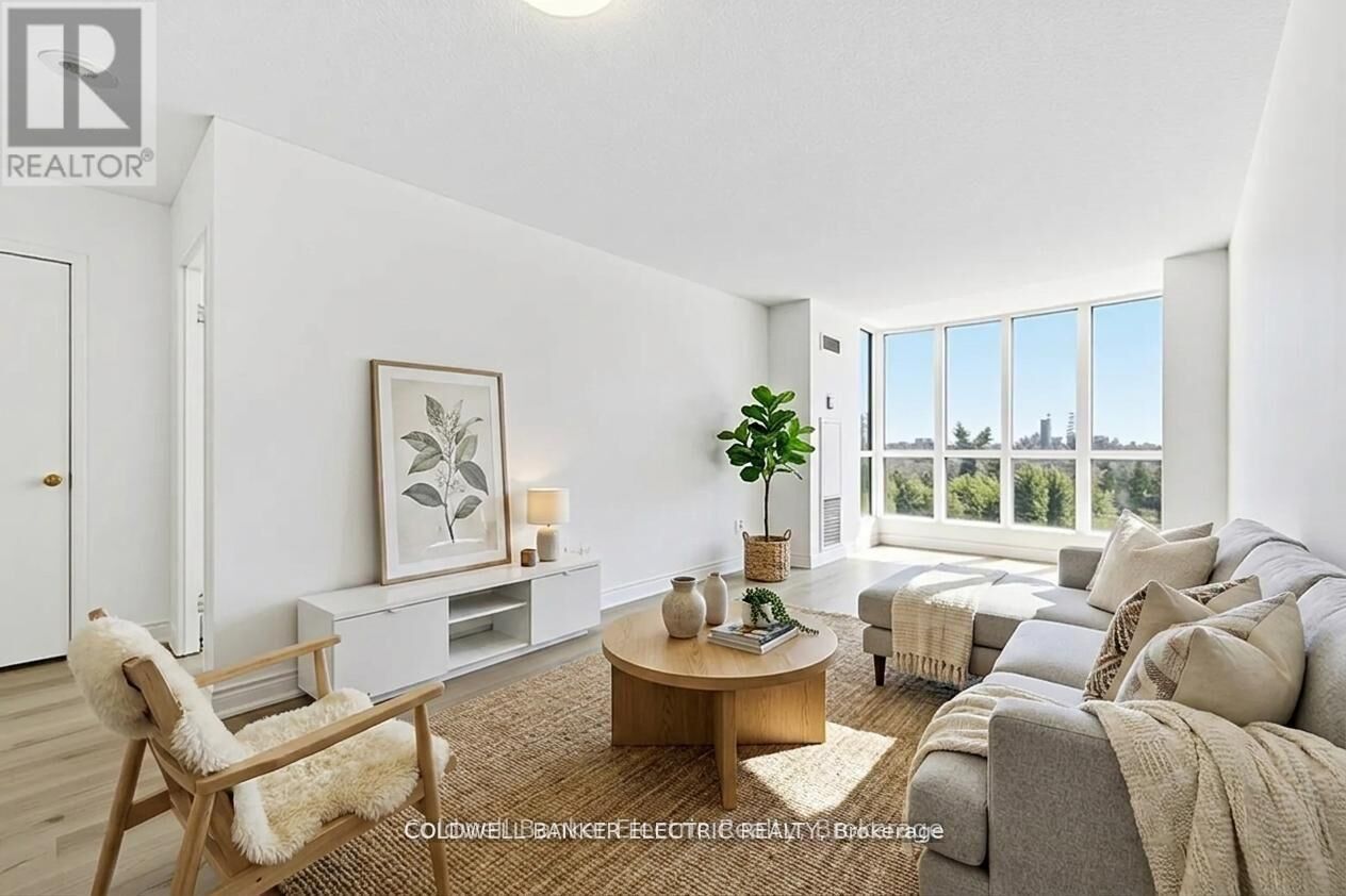 Property Photo:  2550 Lawrence Avenue East 815  ON M1P 4Z3 