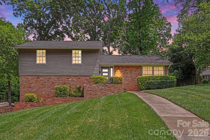 Property Photo: 4931 Seacroft Road NC 28210