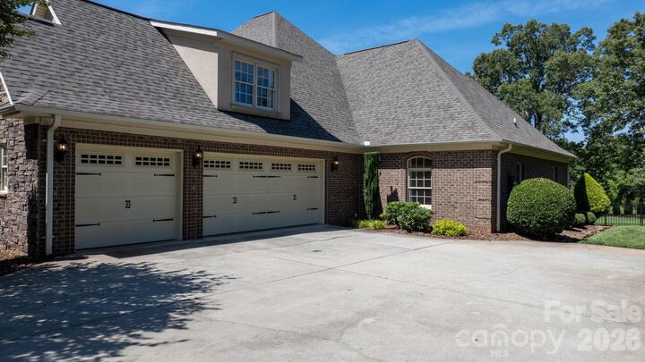 Property Photo:  1055 Catawba Greens Drive  NC 28658 