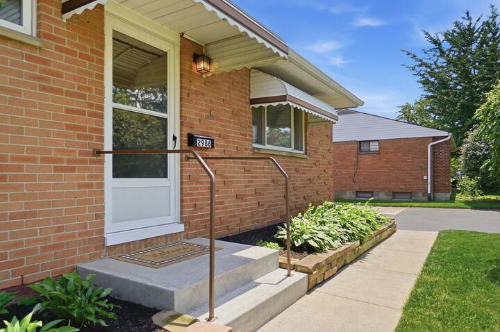 Property Photo: 2986 Lee Ellen Place OH 43207