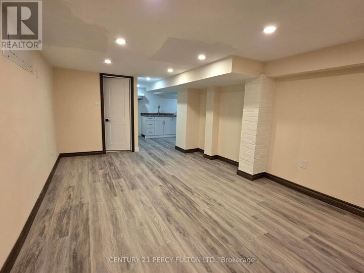 Property Photo:  15 Ottawa Street South  ON L8K 2C9 