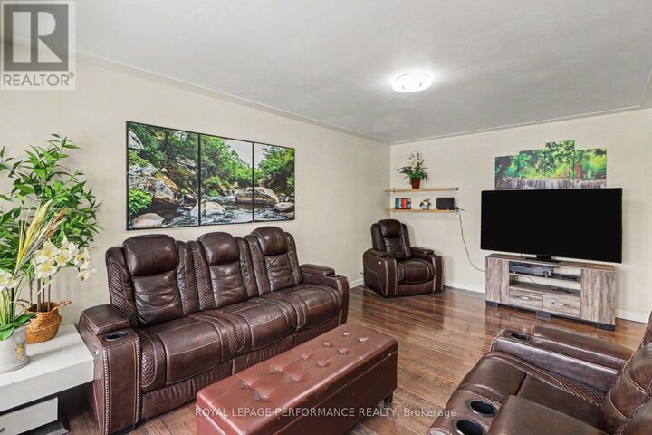 Property Photo: 788 Dickens Avenue ON K1G 2X8