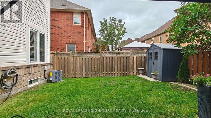 Photo de la propriété: 14 Ostick Street ON L4G 7G2