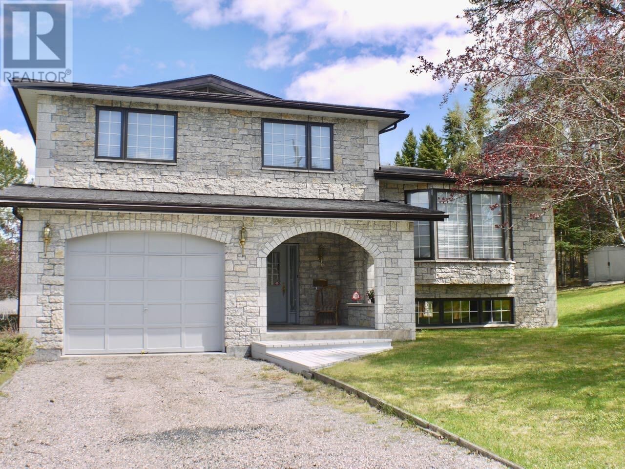 Property Photo:  259 Memorial Ave  ON P8N 2M9 