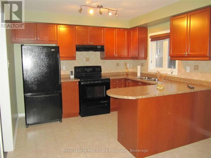 Property Photo: 5749 Retreat Street ON L5R 0B5