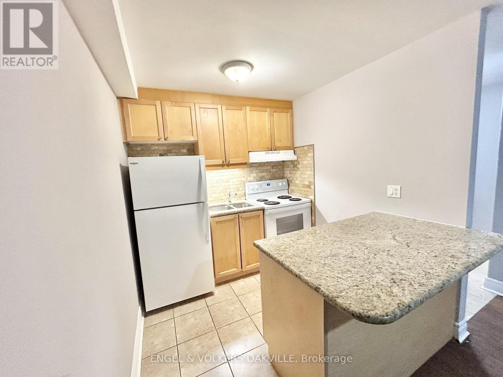 Property Photo: 90 Twenty Fifth Street 31 ON M8V 3P9