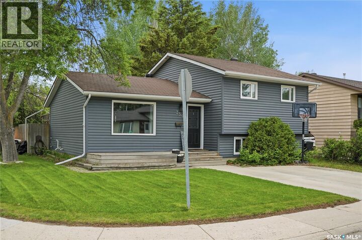 Property Photo:  350 Weyakwin Drive  SK S7J 4H5 