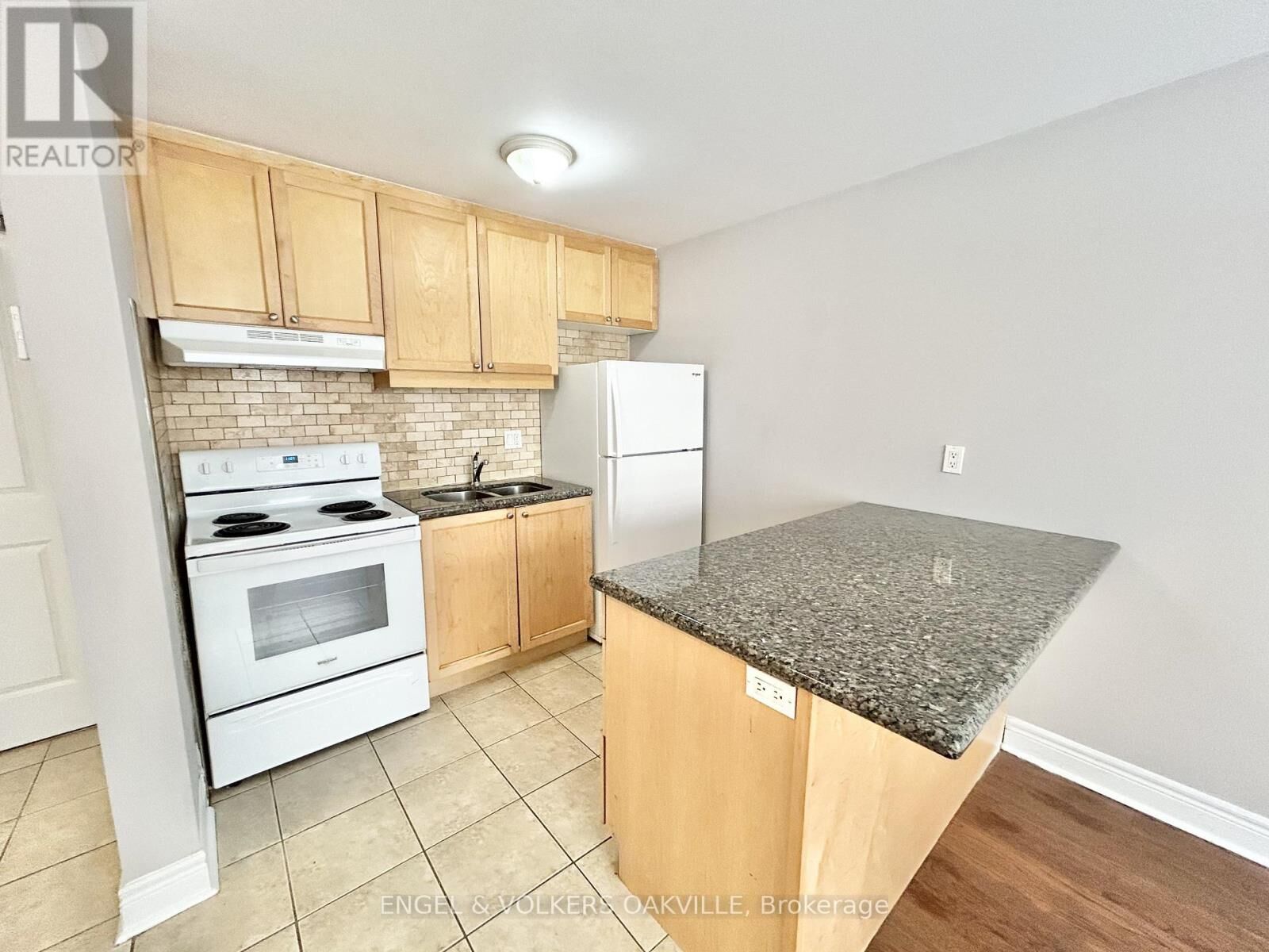 Property Photo: 100 Twenty Fifth Street 14 ON M8V 3P9