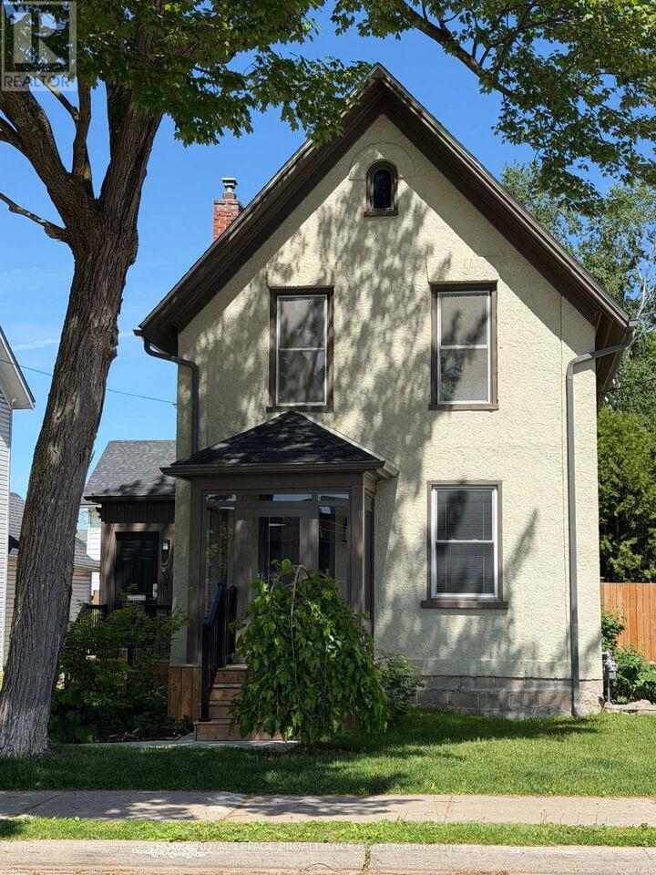 Property Photo:  104 James Street West  ON K6V 4A2 