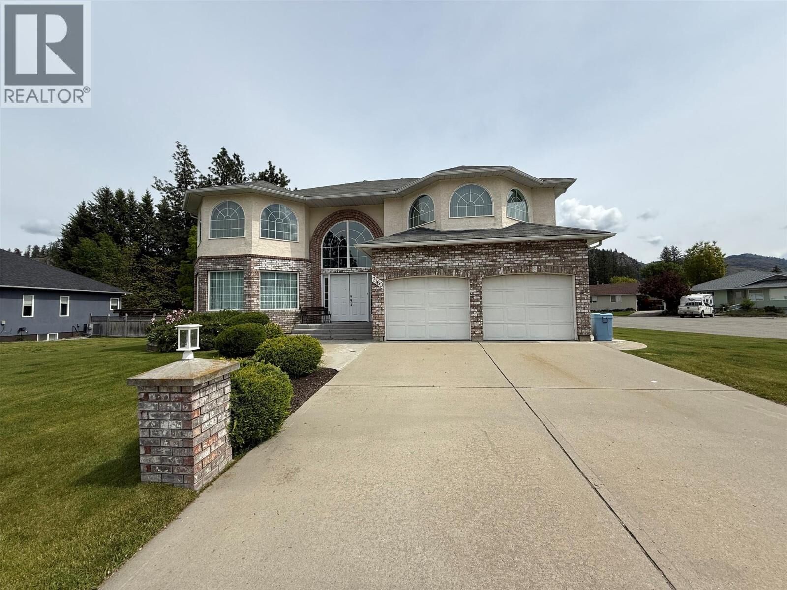 Property Photo: 7760 Columbia Drive BC V0H 1H2