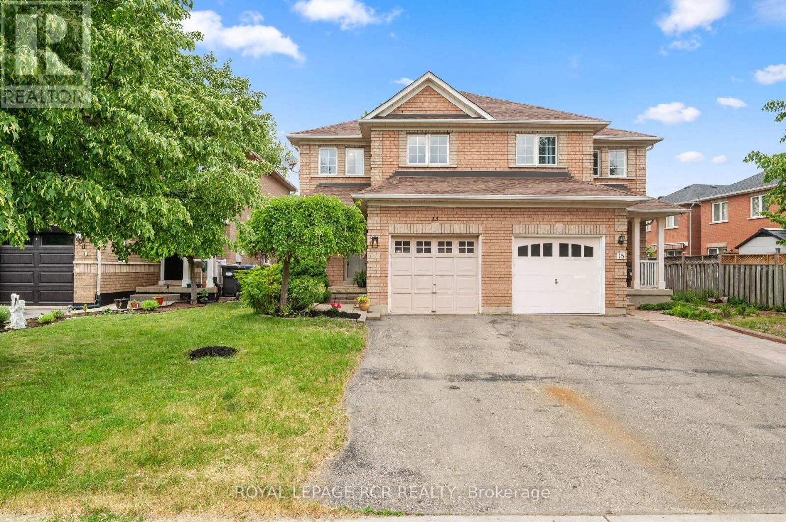 Property Photo:  13 Twin Pines Crescent  ON L7A 1M6 