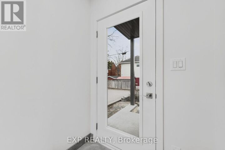 Property Photo:  1650 Scott Street B  ON K1Y 0S7 