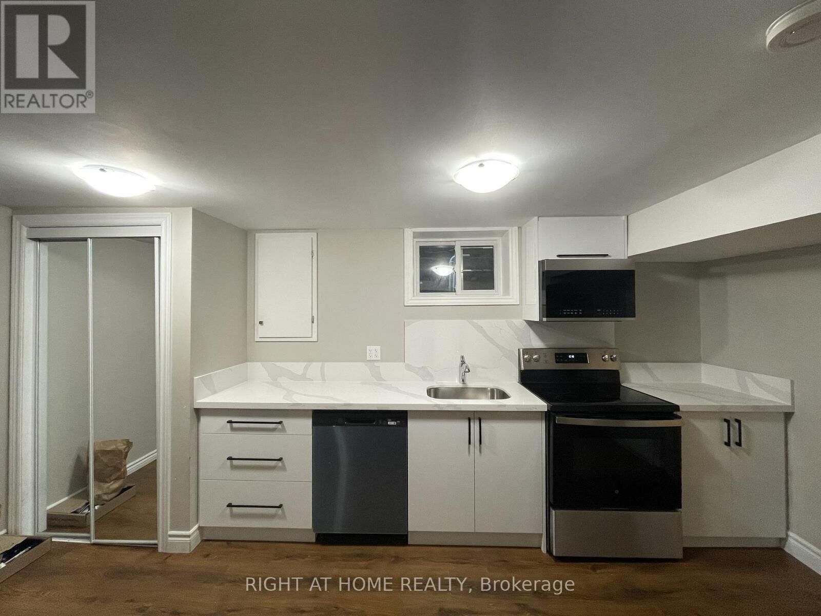 Property Photo:  1311 Davenport Road B  ON M6H 2H3 