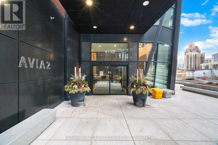 Property Photo:  4130 Parkside Village Drive 1402  ON L5B 3M8 