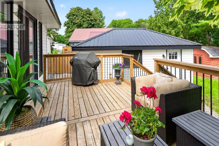 Property Photo:  58 Wright Crescent  ON K6V 3W8 