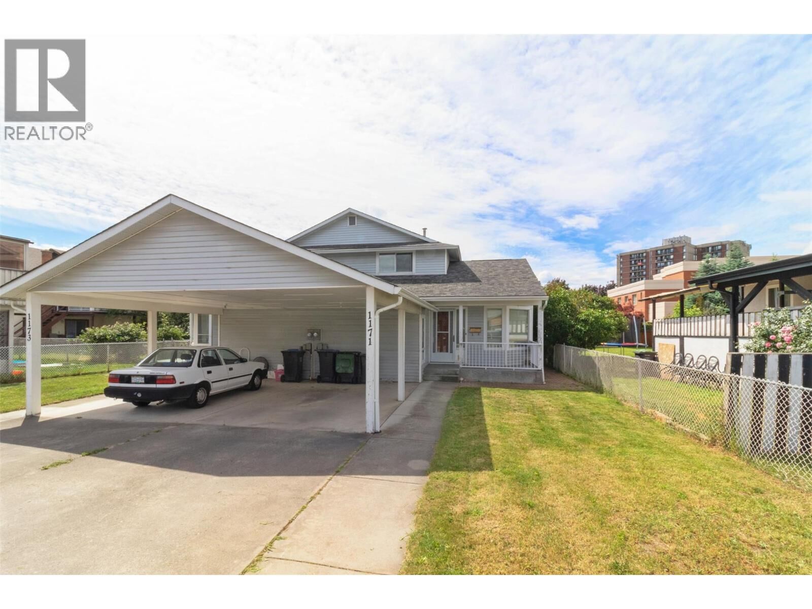 Property Photo:  1171 Lawson Avenue  BC V1Y 6T8 