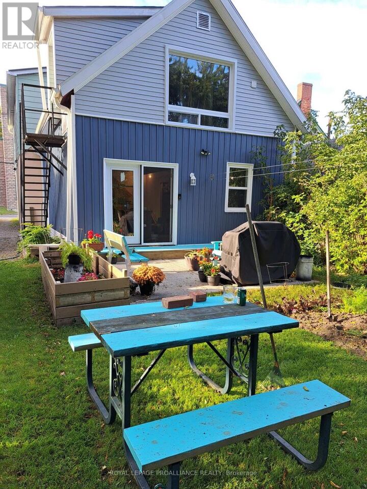 Property Photo:  125 James Street West  ON K6V 4A3 