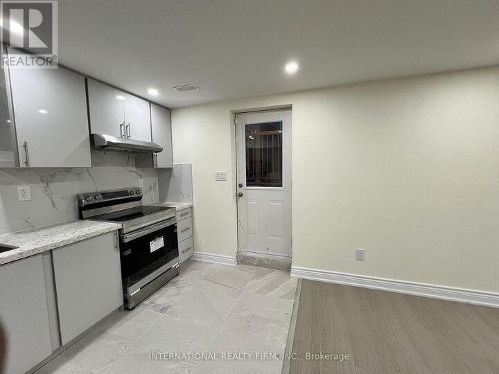 Property Photo: 216 Wesmina Avenue ON L4A 5A2