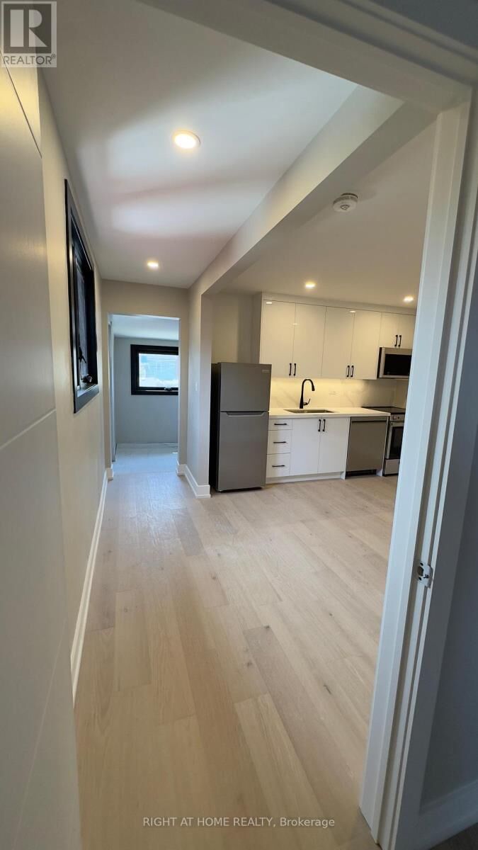 Property Photo:  500 Salem Avenue North 202  ON M6H 3E1 