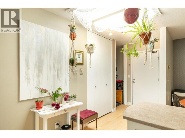 Property Photo:  1640 Ufton Court 302  BC V1Y 8L5 