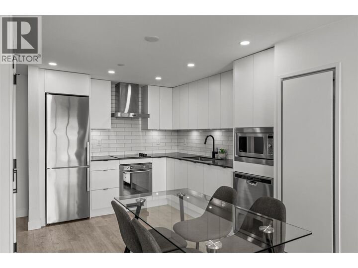 Property Photo:  1471 St Paul Street 1201  BC V1Y 2E6 