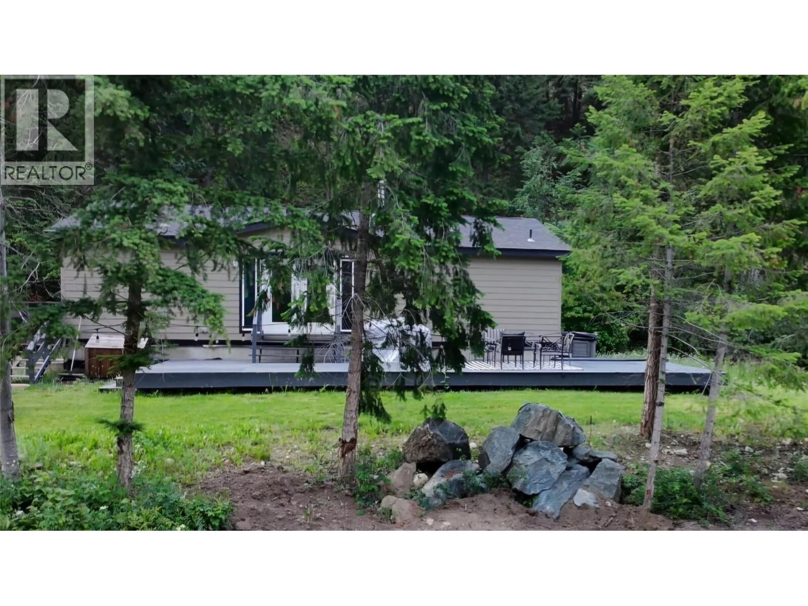 Property Photo: 2385 Eva Road BC V0E 1M4