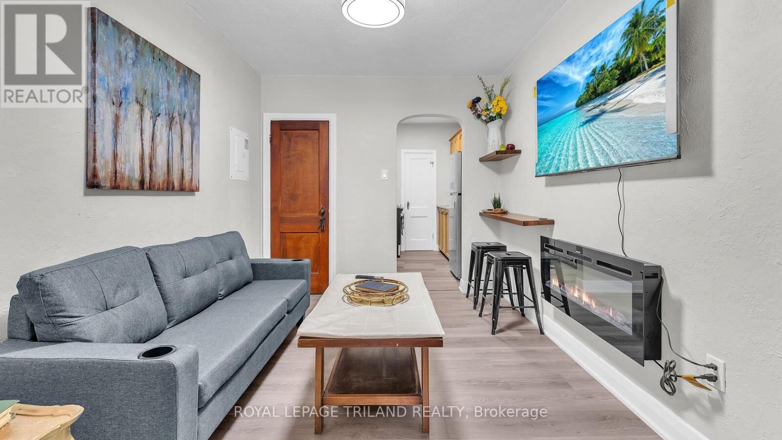 Property Photo: 111 Dundas Street 1 ON N6A 1E8