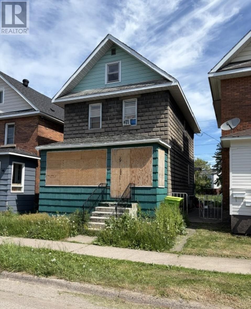 Property Photo: 56 Cathcart St ON P6A 1E1