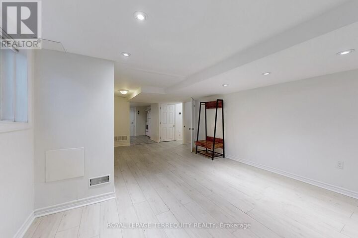 Property Photo:  246 Elizabeth Street  ON L1J 5S4 