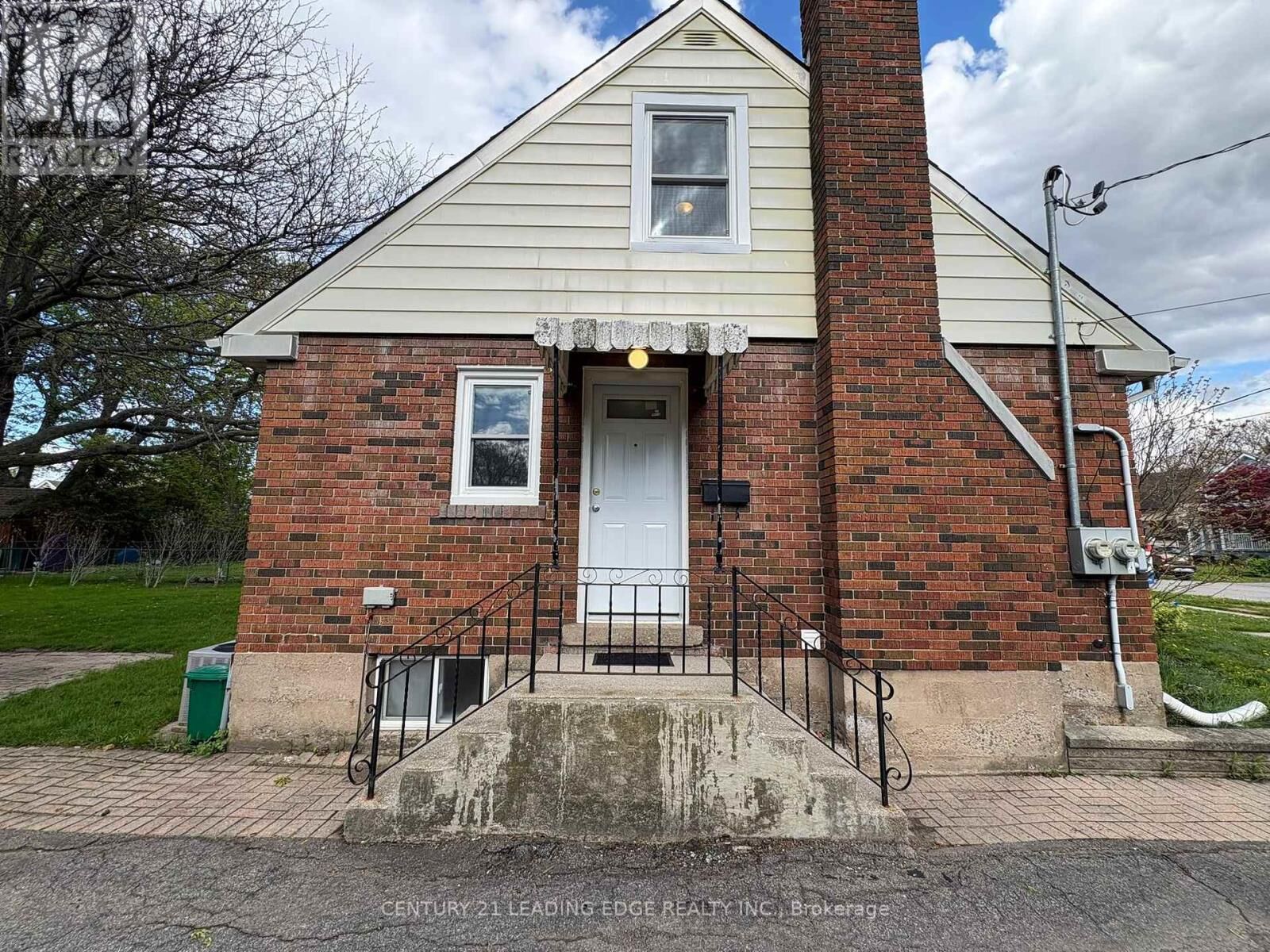 Property Photo:  22 Greenwood Avenue (Lower)  ON L3C 4B2 
