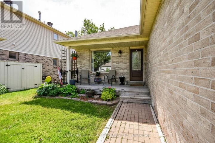 Property Photo:  24 Pae Drive  ON L4N 7N7 