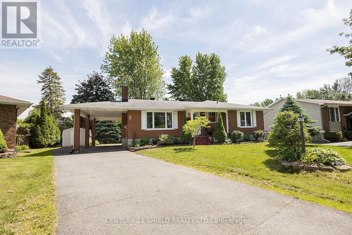 Property Photo:  66 Valecrest Drive  ON K6H 6E1 