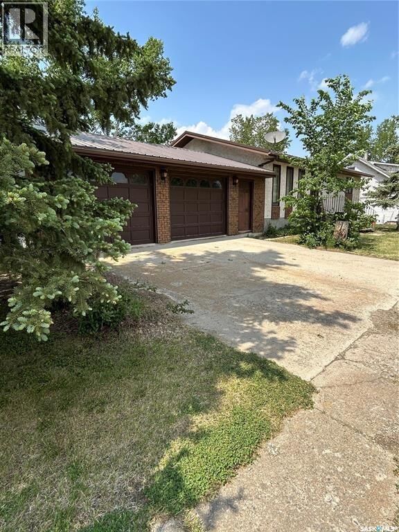 Property Photo: 8 McCulloch Street SK S0A 1N0