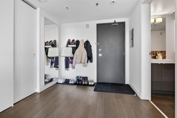 Property Photo:  311 Hargrave Street  MB R3B 0V8 