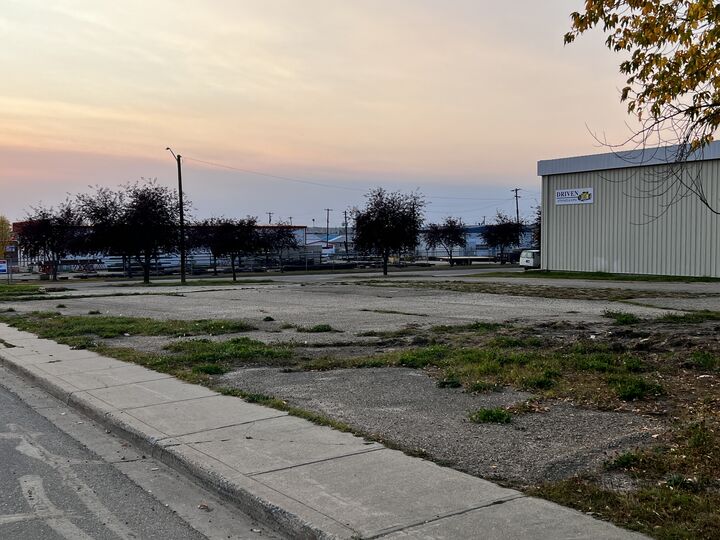 Property Photo:  53 St  AB T7A 1R6 