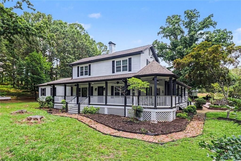 Property Photo:  813 Sandy Creek Road  GA 30214 
