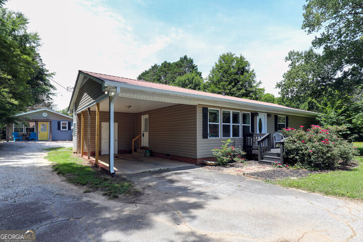 Property Photo: 303 Vickery Street GA 30643