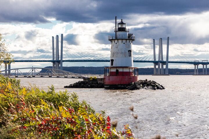 Property Photo:  4 Lighthouse Landing 305  NY 10591 