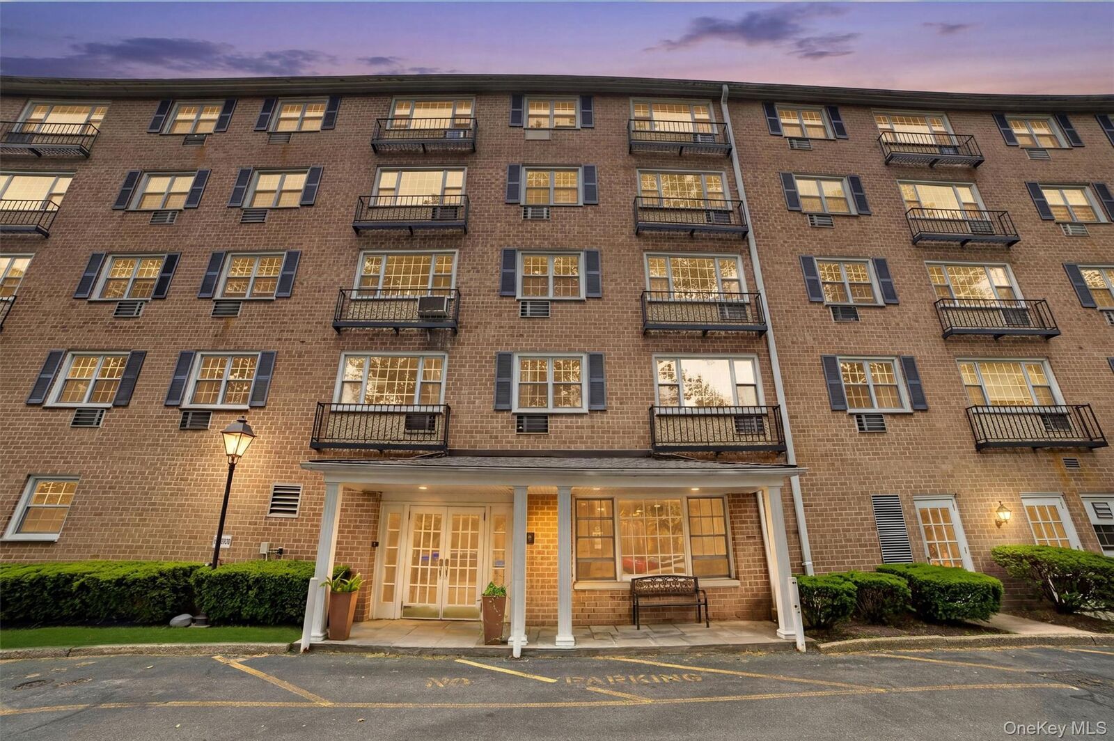 Property Photo:  4 Consulate Drive 3C  NY 10707 