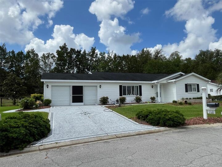 Property Photo: 17380 SE 98th Circle FL 34491