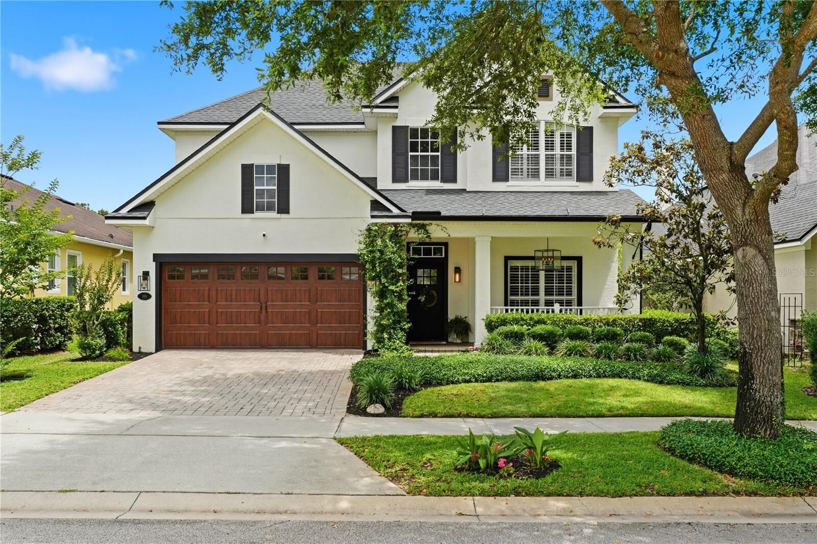 Property Photo: 109 Bedford Court FL 32724