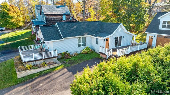 Property Photo: 711 Calverley Avenue MI 49931